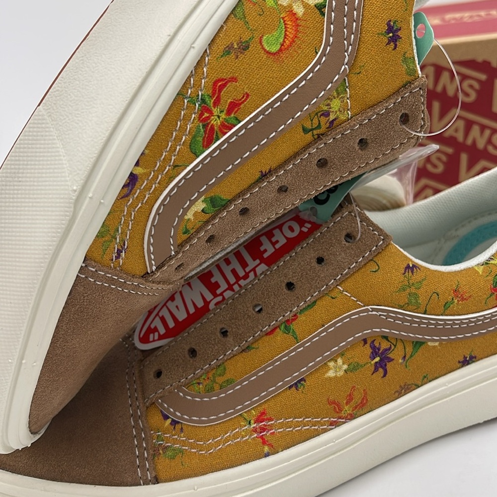 Vans WMNS Floral Tan Sneakers Comfycush Old
Fatal Floral Golden Brow
VN0A5DYC1M7 - Picture 14 of 16